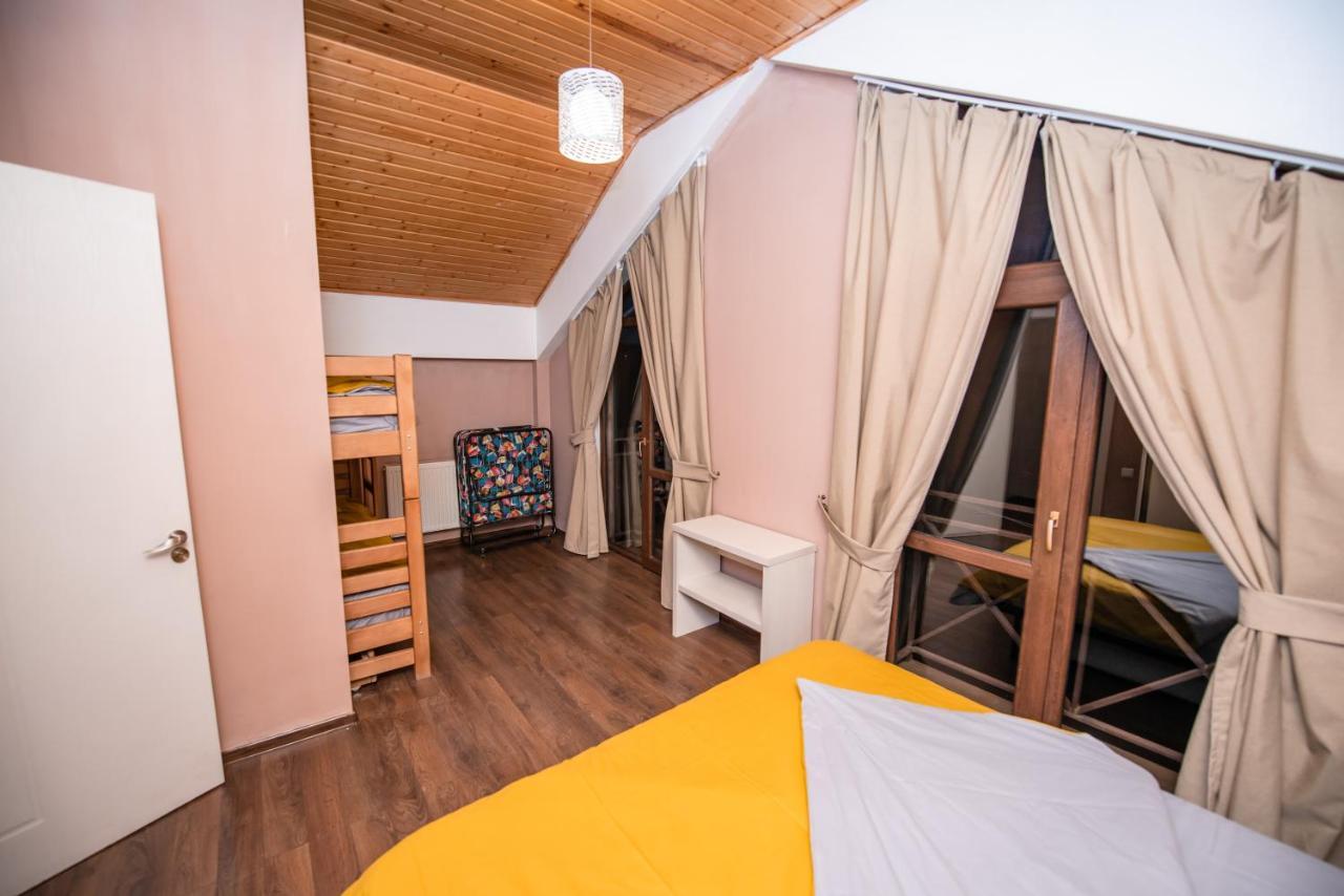 Villa Garden Bakuriani Bagian luar foto